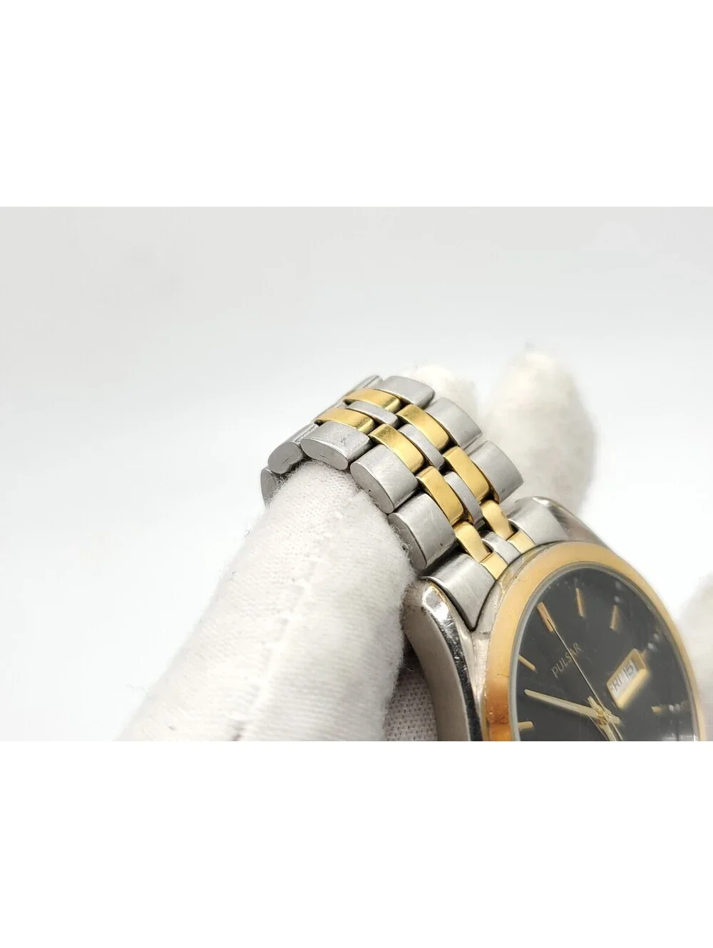 Vintage Pulsar Quartz Mens Watch New Battery Two-Tone Black Day/Date Dial 37mm